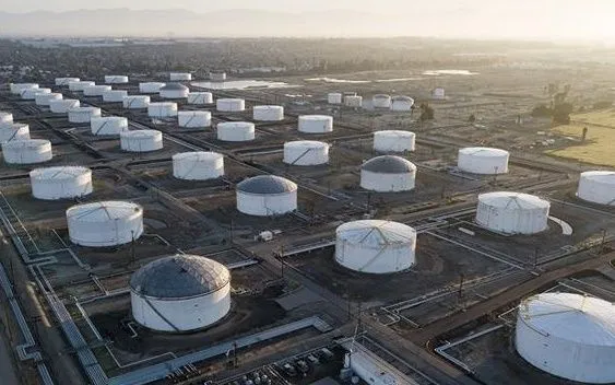 Kho dự trữ dầu ở Carson, California (Mỹ). Ảnh: CNN/TTXVN