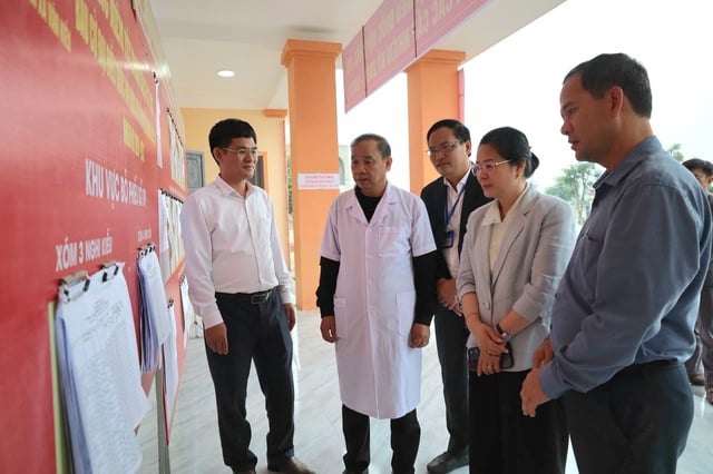 Nghe An rafforza le misure di prevenzione e controllo delle malattie in vista delle elezioni - Foto 1. Nghệ An tăng cường phòng, chống dịch bệnh phục vụ bầu cử- Ảnh 1.