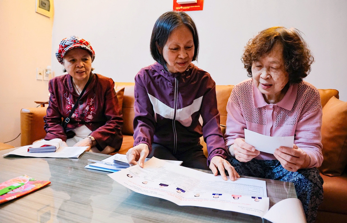 Wira-wira yang tidak didendang ini, wanita-wanita di sebalik tabir, telah menyumbang kepada hari pilihan raya - Foto 5. Những