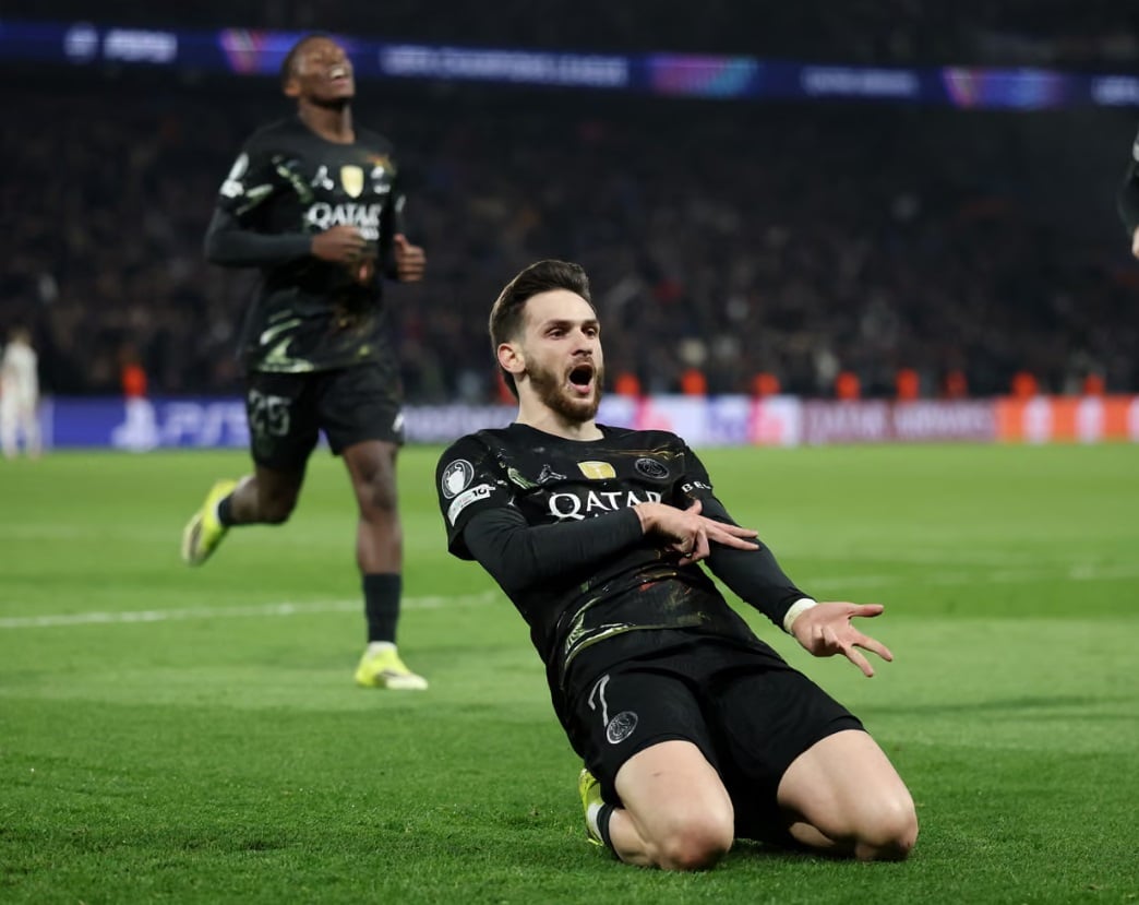 Thắng đậm Chelsea, PSG đặt một chân vào tứ kết Champions League- Ảnh 2.
