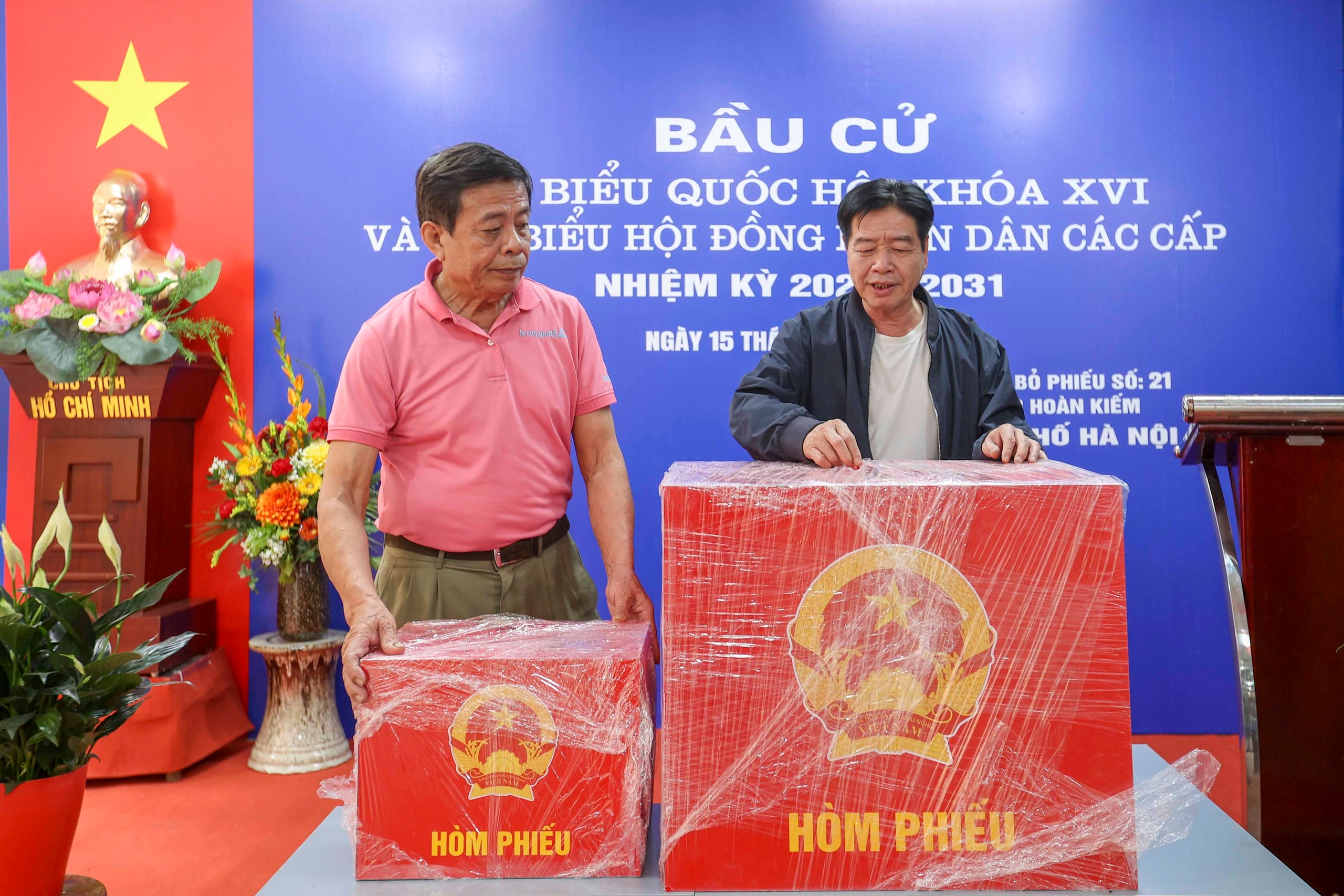 Các điểm bầu cử đặc biệt ở Hà Nội sẵn sàng cho ngày hội lớn toàn dân - Ảnh 14.