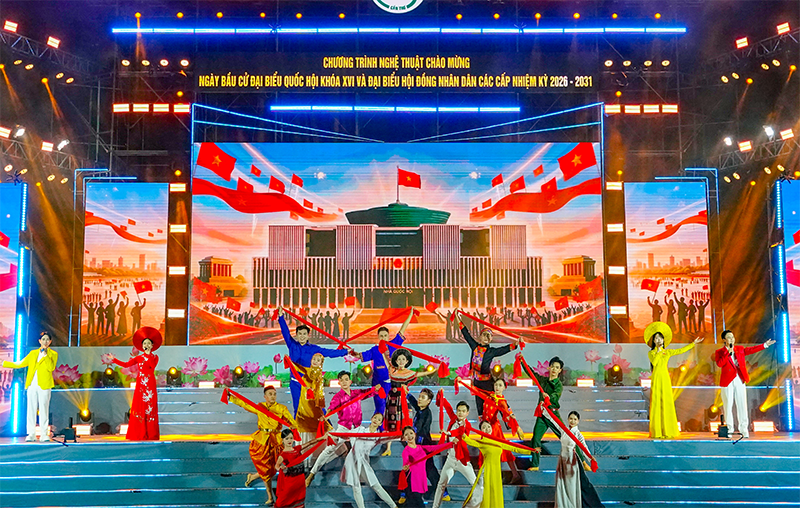 Le programme artistique dynamique « Can Tho - Célébration du Grand Festival »