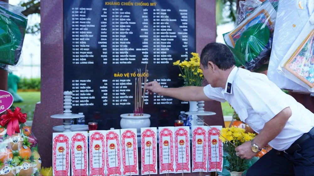 Nai Nam Temple is home to a memorial plaque commemorating the heroic martyrs who sacrificed their lives throughout history in Hoa Cuong Bac ward, Hai Chau district (now Hoa Cuong ward, Da Nang city), including 10 martyrs from Da Nang who died at Gac Ma.