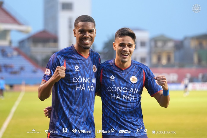 Vòng 16 V-League 2025-2026: Công an Hà Nội khẳng định vị thế 