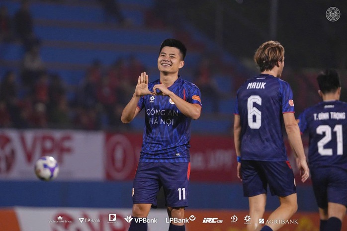 Vòng 16 V-League 2025-2026: Công an Hà Nội khẳng định vị thế 