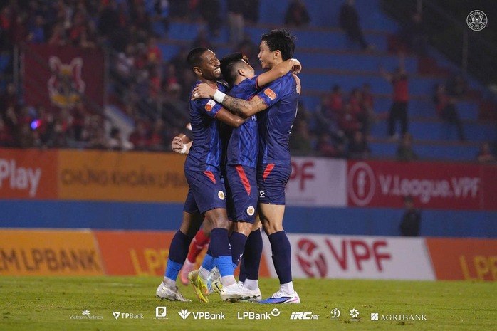 Vòng 16 V-League 2025-2026: Công an Hà Nội khẳng định vị thế 