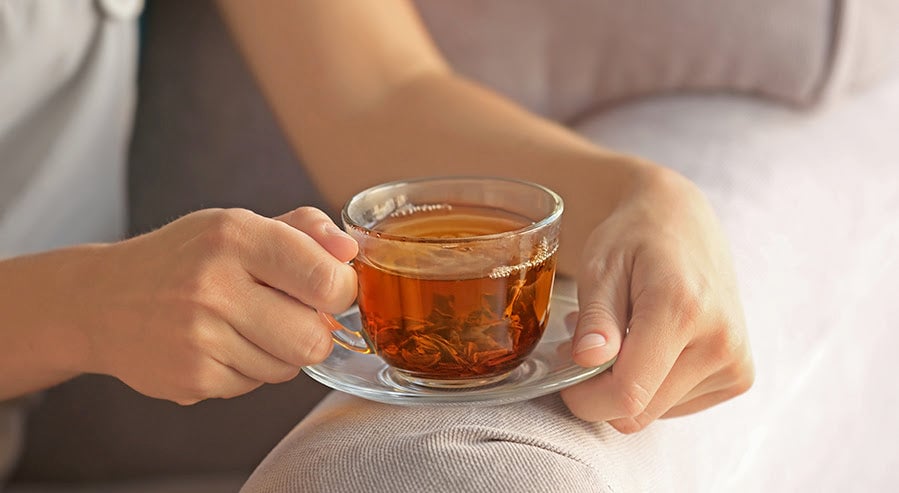 5 effetti dannosi del bere tè al mattino a stomaco vuoto - Immagine 1.