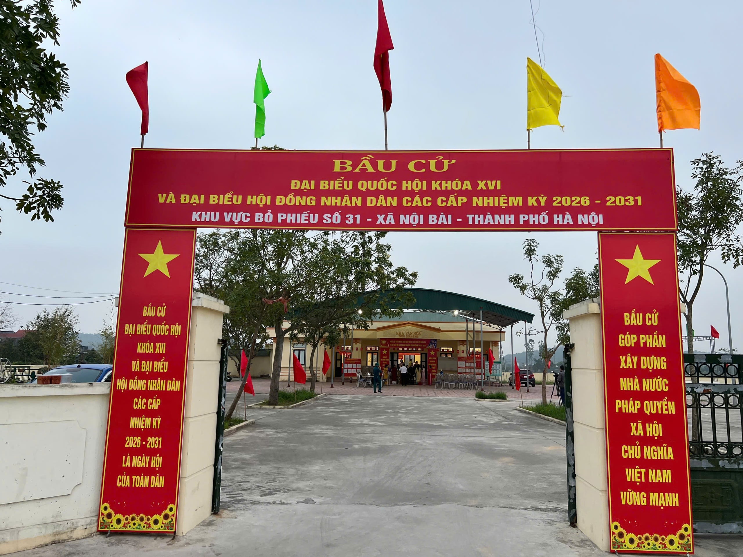 Cả nước rộn ràng bước vào Ngày bầu cử - Ảnh 13.