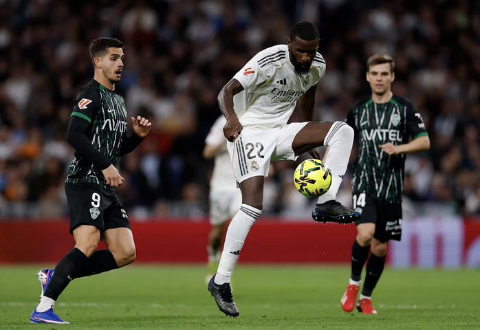 Arda Guler marque un but magnifique au Bernabeu, le Real Madrid écrase Elche - Image 1.