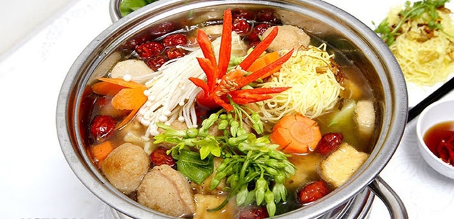 Varia i tuoi piatti di riso con alcuni menu hot pot incredibilmente deliziosi - Foto 4. Đổi vị cơm với một số thực đơn lẩu ngon ngất ngây - Ảnh 4.