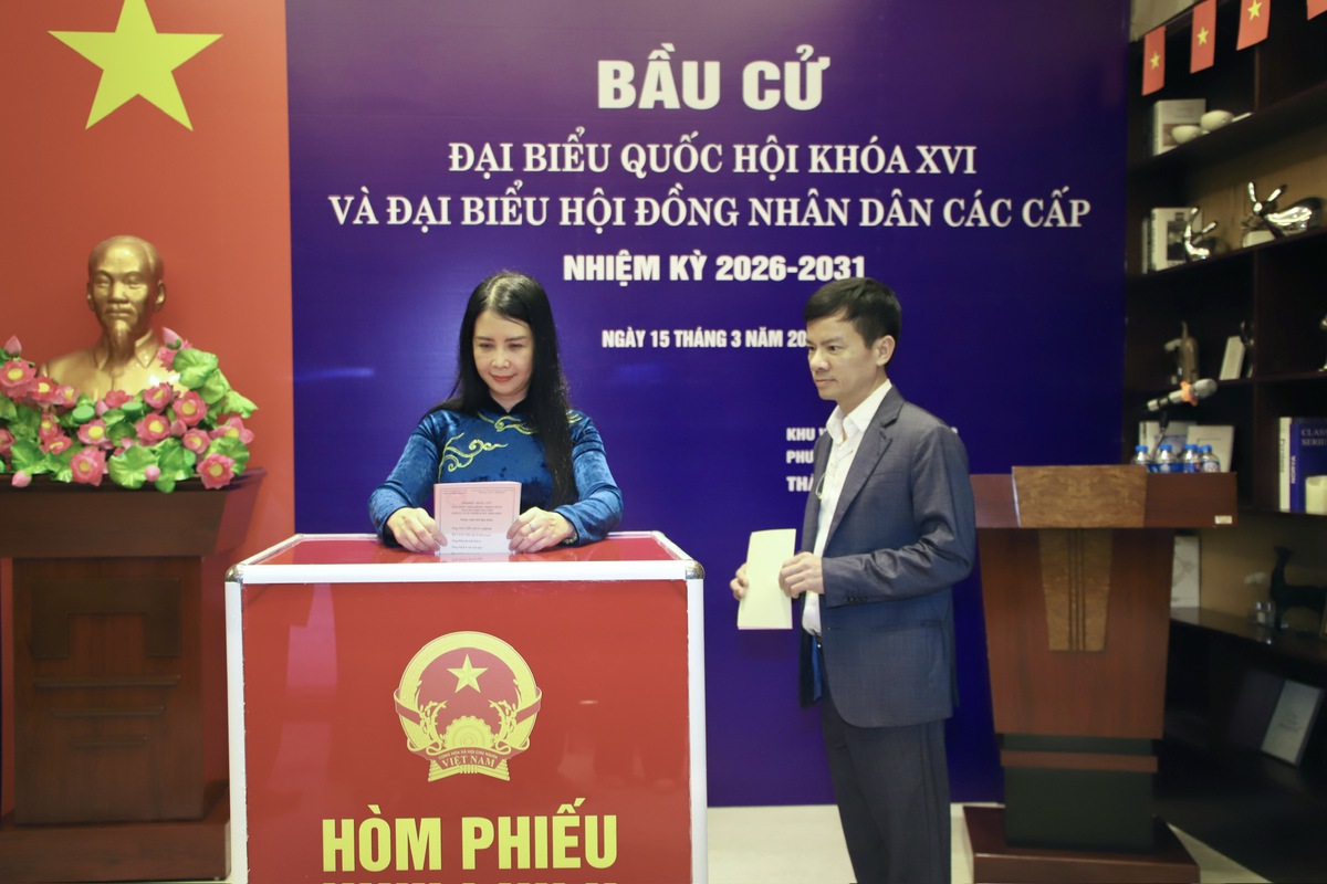 Phụ nữ cả nước nô nức đi bầu cử- Ảnh 5.