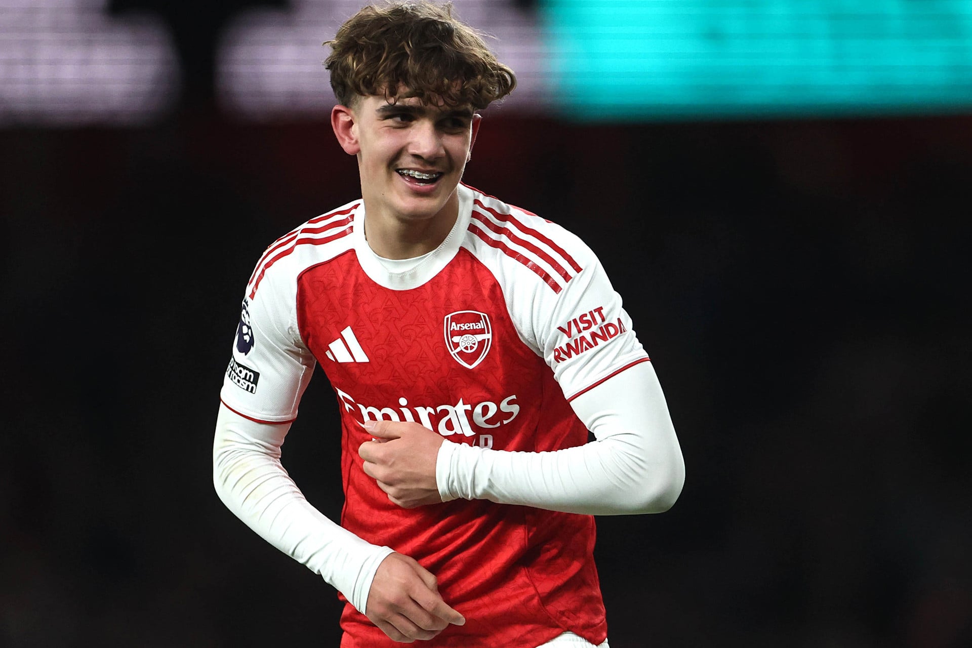 16歳のヒーローのおかげでアーセナルが勝利：ミケル・アルテタ監督は