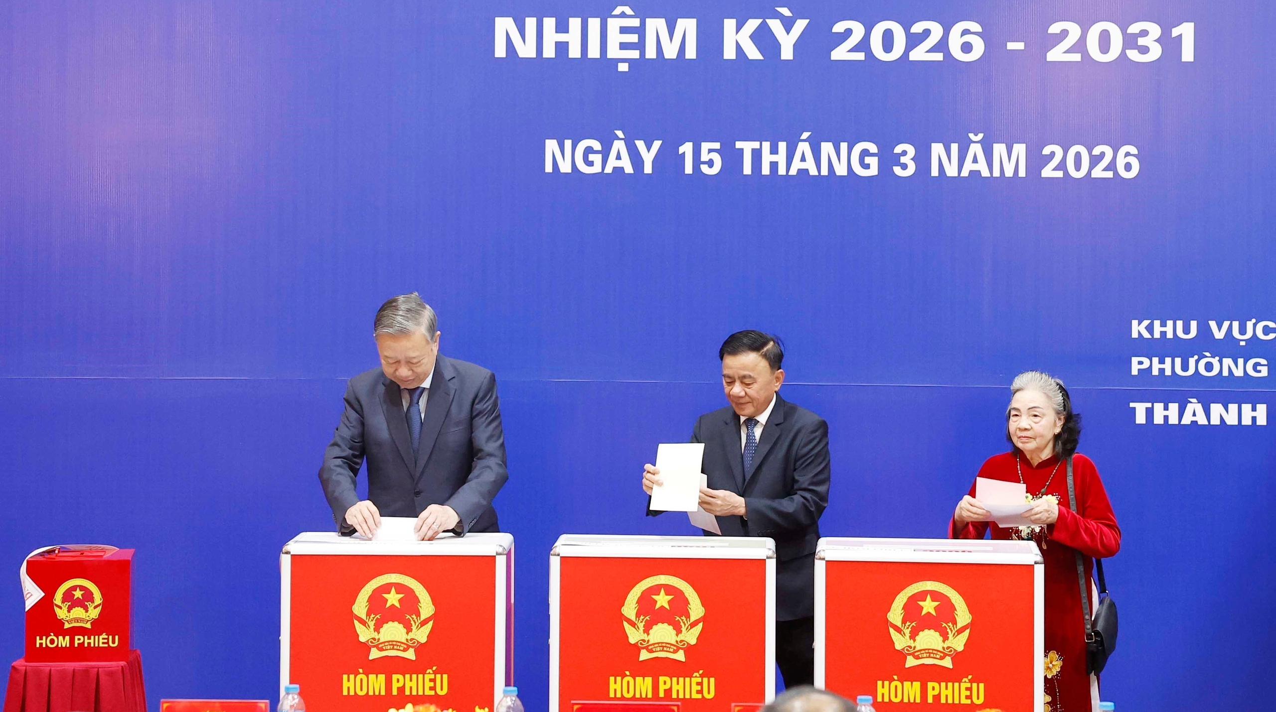 Lãnh đạo Đảng, Nhà nước bỏ phiếu bầu cử- Ảnh 6.