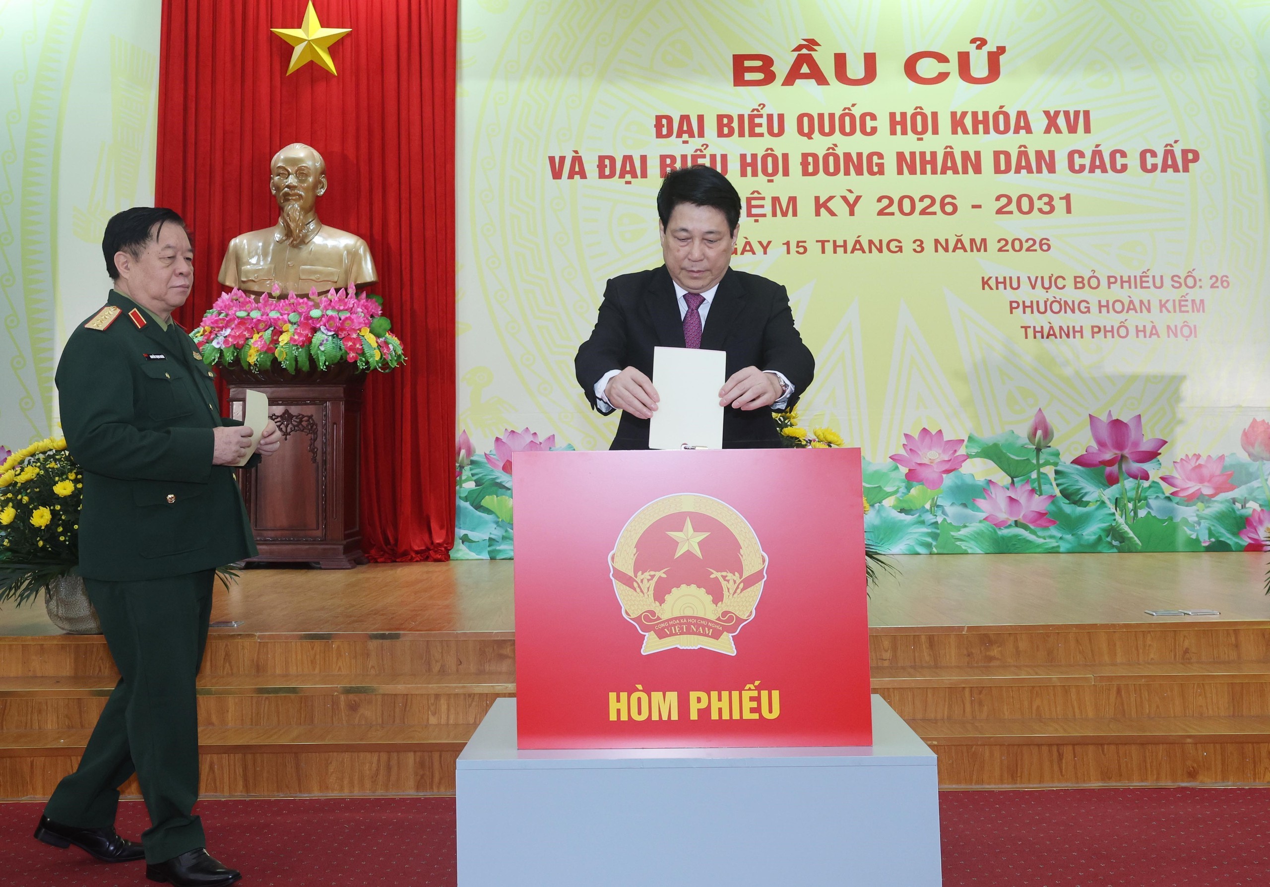 Lãnh đạo Đảng, Nhà nước bỏ phiếu bầu cử- Ảnh 9.