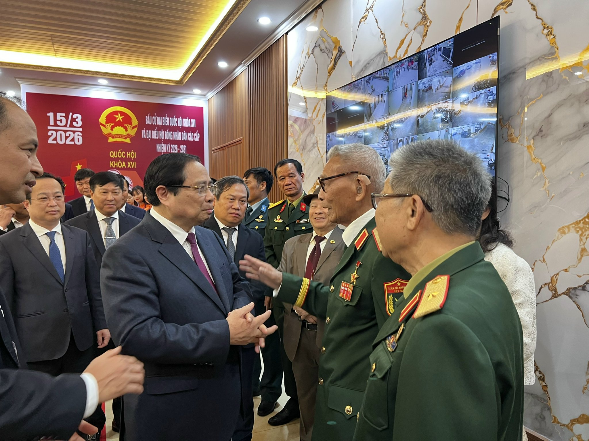 Lãnh đạo Đảng, Nhà nước bỏ phiếu bầu cử- Ảnh 11.