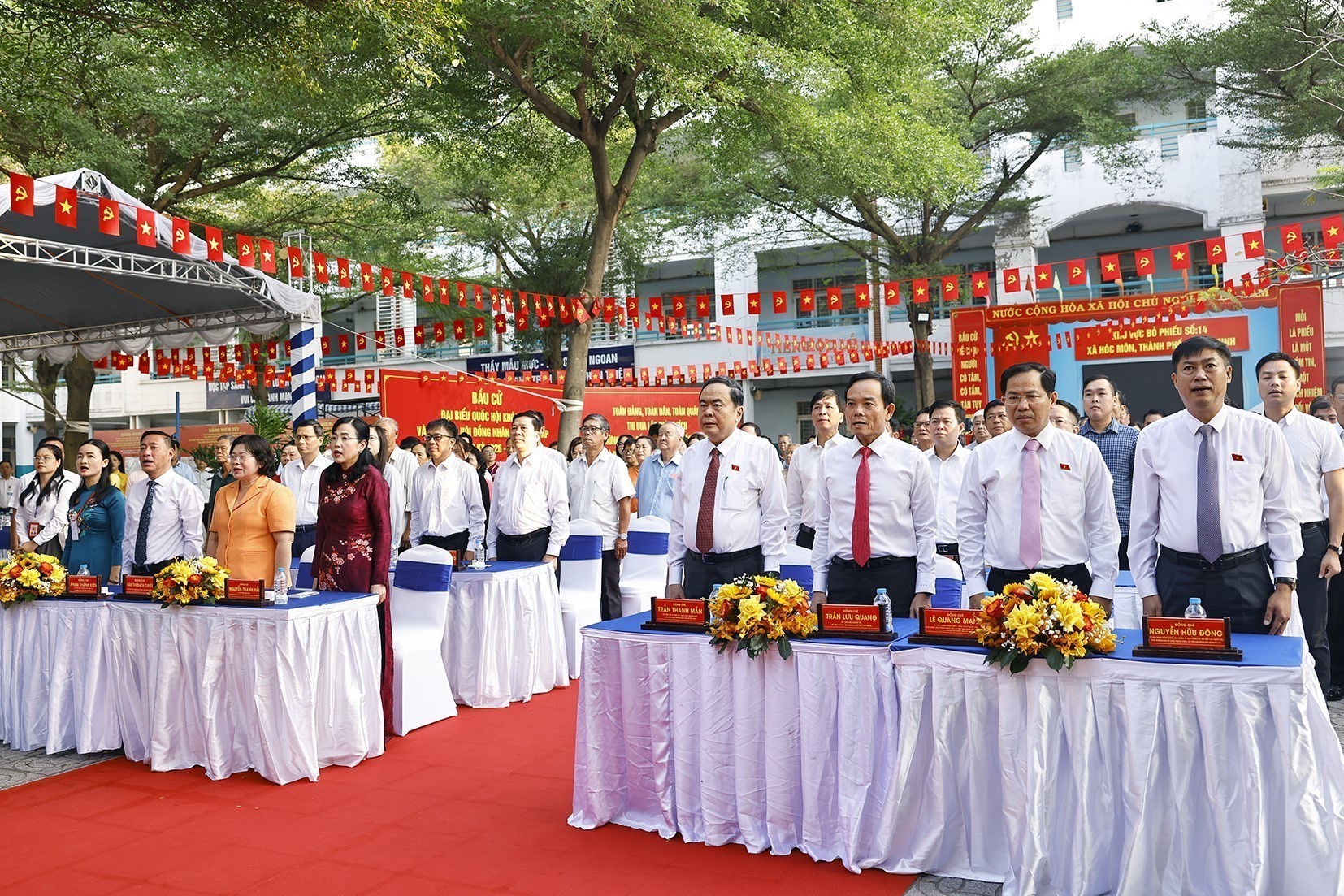 Lãnh đạo Đảng, Nhà nước bỏ phiếu bầu cử- Ảnh 16.