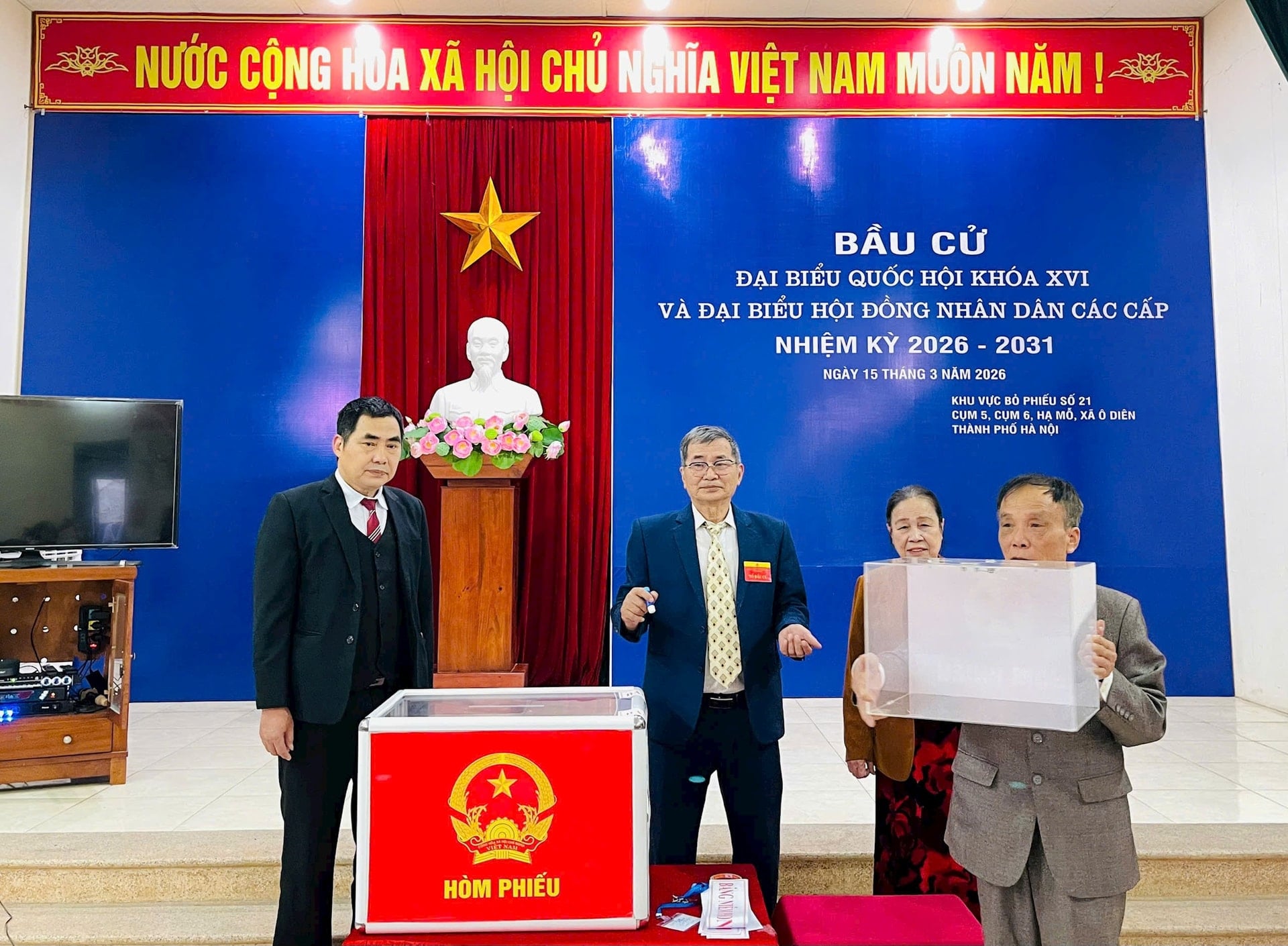 Cử tri xã Ô Diên nô nức đi bỏ phiếu bầu cử- Ảnh 2.