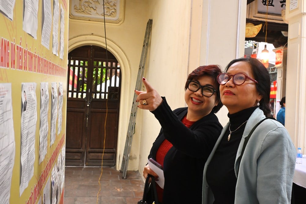 Gli elettori di Hanoi hanno espresso il loro voto presso gli 