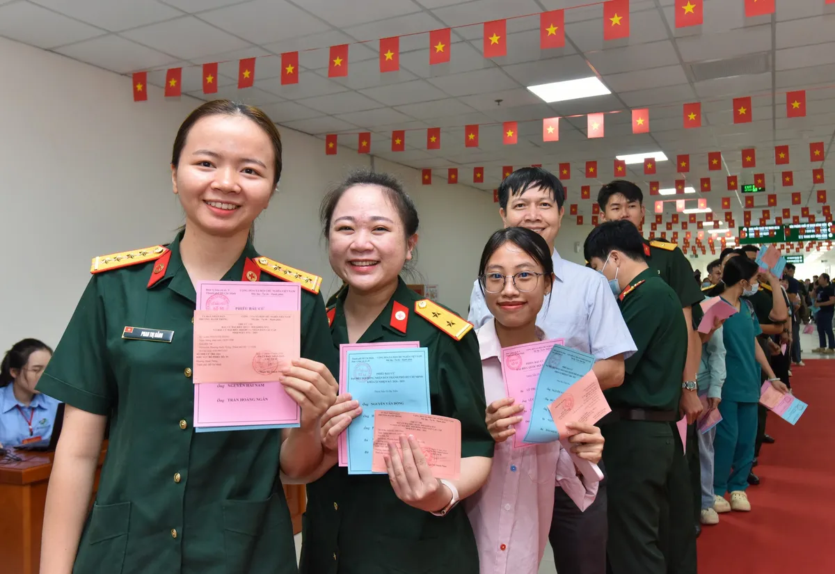 Hơn 76 triệu cử tri trên cả nước đã tham gia bầu cử, đạt tỷ lệ 99,38% - Ảnh 1.