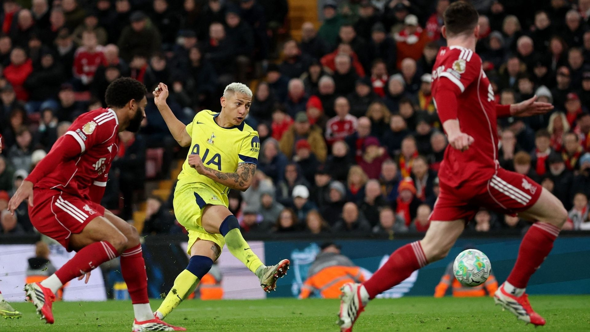 resources_premierleague_pulselive_com 2026 03 15T182121Z_445254535_UP1EM3F1EZGZB_RTRMADP_3_SOCCER انگلستان لیو تات (1).jpg