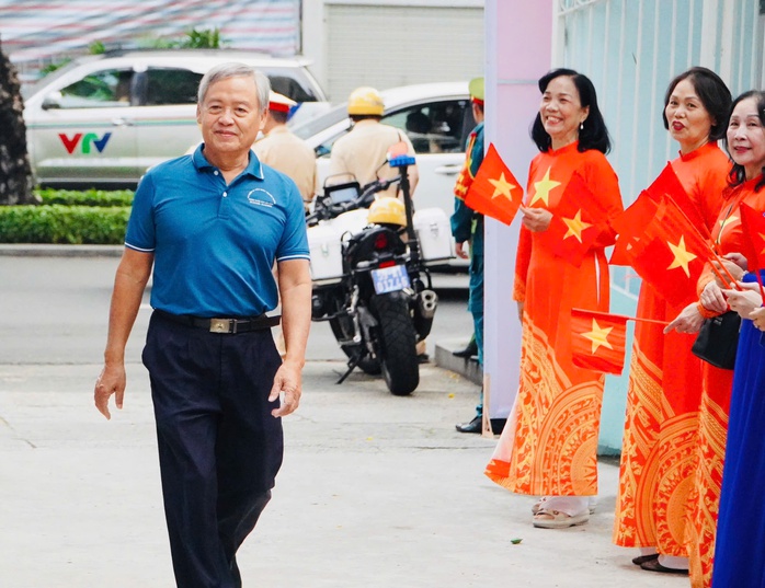 99% pemilih di Kota Ho Chi Minh memberikan suara mereka dalam pemilihan - Foto 2.