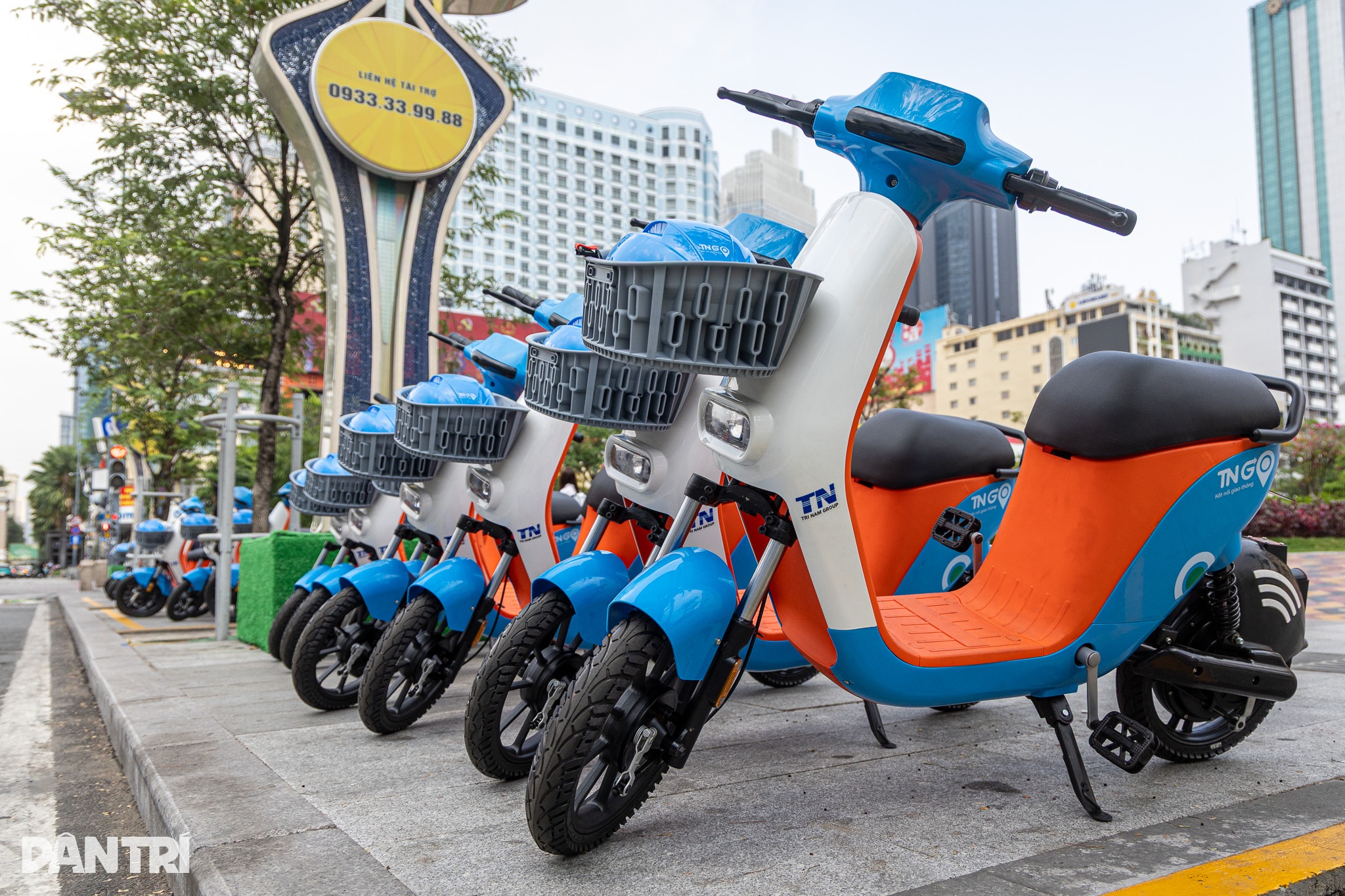 ホーチミン市の中心部では、公共の電動自転車が人気を集め、多くの人が 