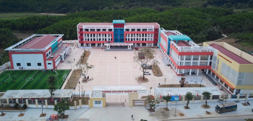 Quang An barne- og ungdomsskole ble innviet 12. mars. Prosjektet markerer det kommende valget av representanter til den 16. nasjonalforsamlingen og folkerådene på alle nivåer for perioden 2026–2031.
