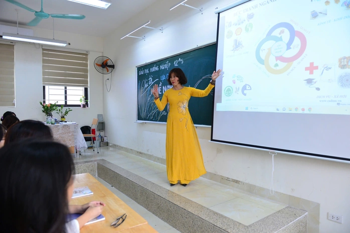 Bộ GD-ĐT sẽ sửa quy định về dạy thêm, học thêm - Ảnh 1.