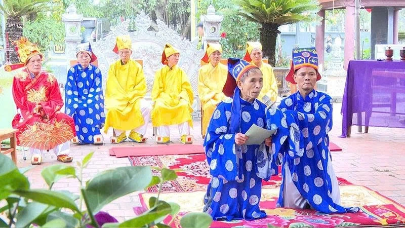 क्य फुक उत्सव में भाग लेने के लिए ज़ुआन लाप जा रहा हूँ।