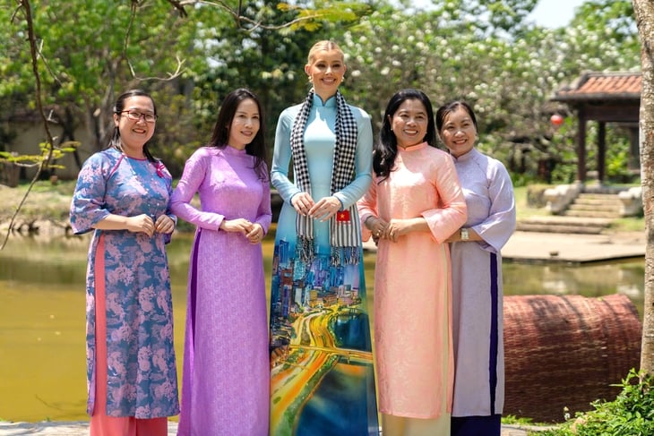 áo dài - Ảnh 1.