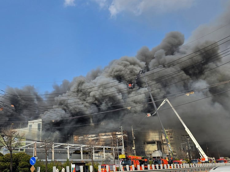Latest casualties in South Korean auto parts factory fire.