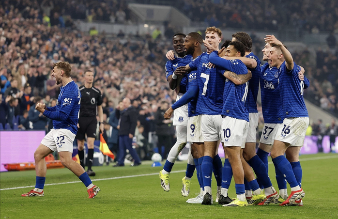 Chelsea a subi une défaite surprise face à Everton, risquant de manquer la qualification européenne - Photo 4.