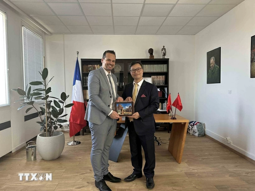 Việt Nam thúc đẩy hợp tác đa phương tại Marseille, Pháp
