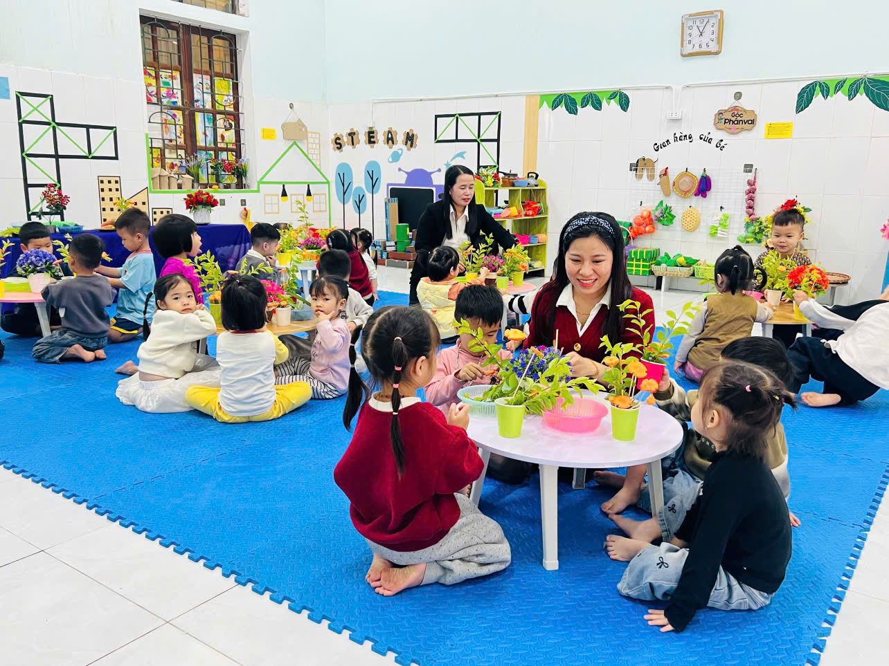 Hàng trăm giáo viên Nghệ An mỏi mòn chờ thăng hạng giáo viên hạng 2 - Ảnh 1.