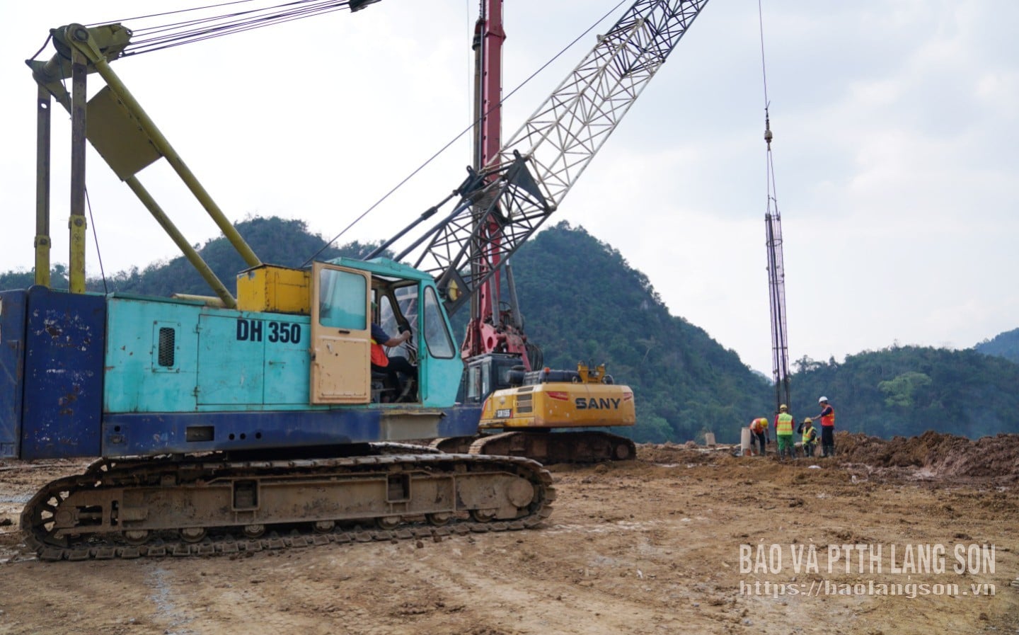 Construção de um projeto no âmbito do programa piloto de posto fronteiriço inteligente na área do posto fronteiriço de Tan Thanh.