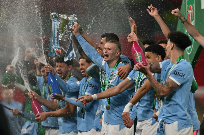 Sorprendente classifica dei 10 club con più titoli nel calcio inglese - Immagine 1. Bất ngờ tốp 10 CLB giàu truyền thống nhất bóng đá Anh - Ảnh 1.