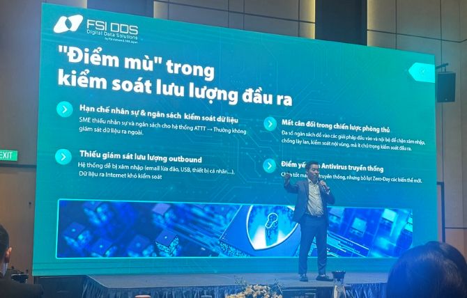 Il signor Nguyen Ich Vinh ha presentato il suo articolo all'InternetDay 2025. Ông Nguyễn Ích Vinh trình bày bài tham luận tại InternetDay 2025.