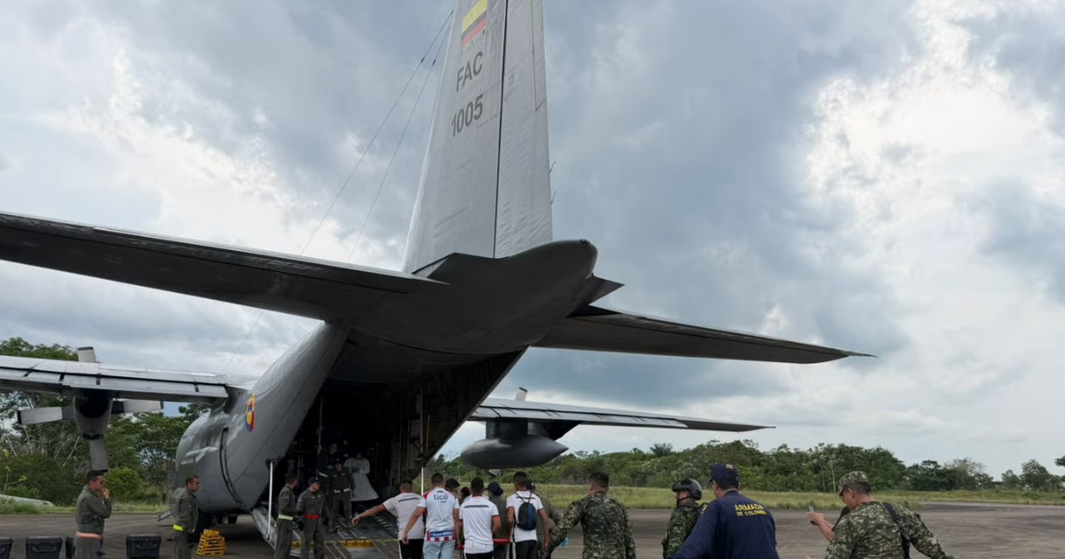 Обновленная информация о крушении самолета C-130 в Колумбии: погибли по меньшей мере 66 человек.