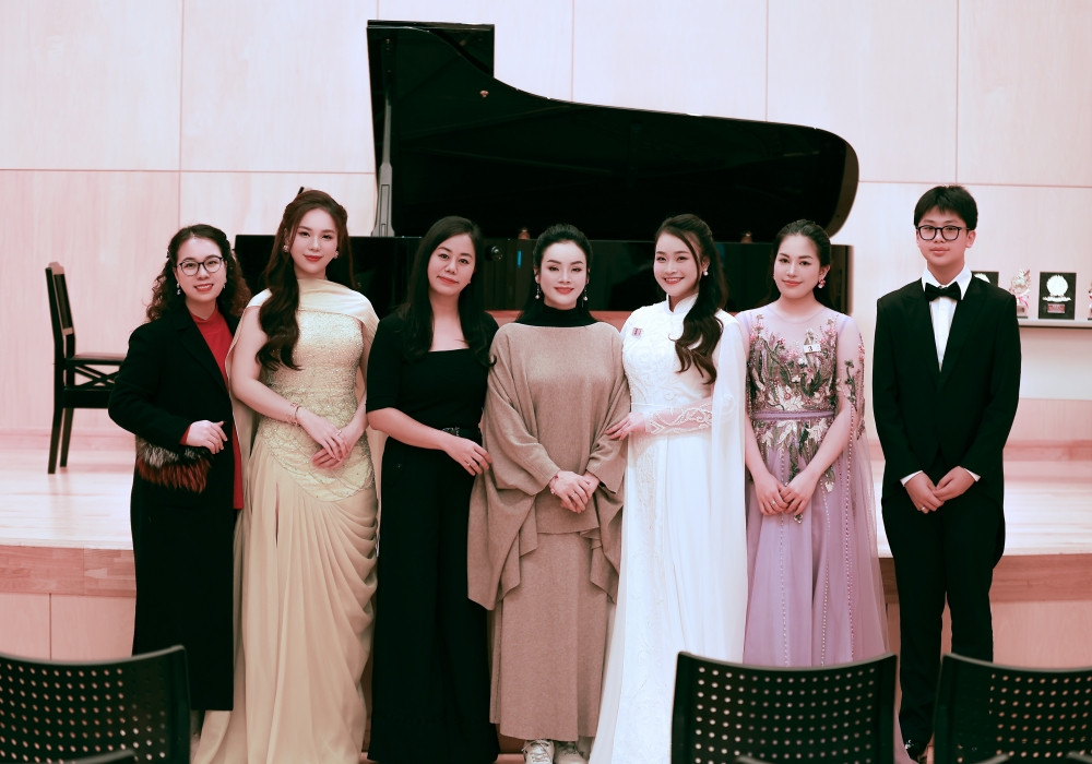 batch_Gli studenti dell'Accademia Nazionale di Musica del Vietnam si sono impegnati per dimostrare il loro talento a Kyushu.jpg