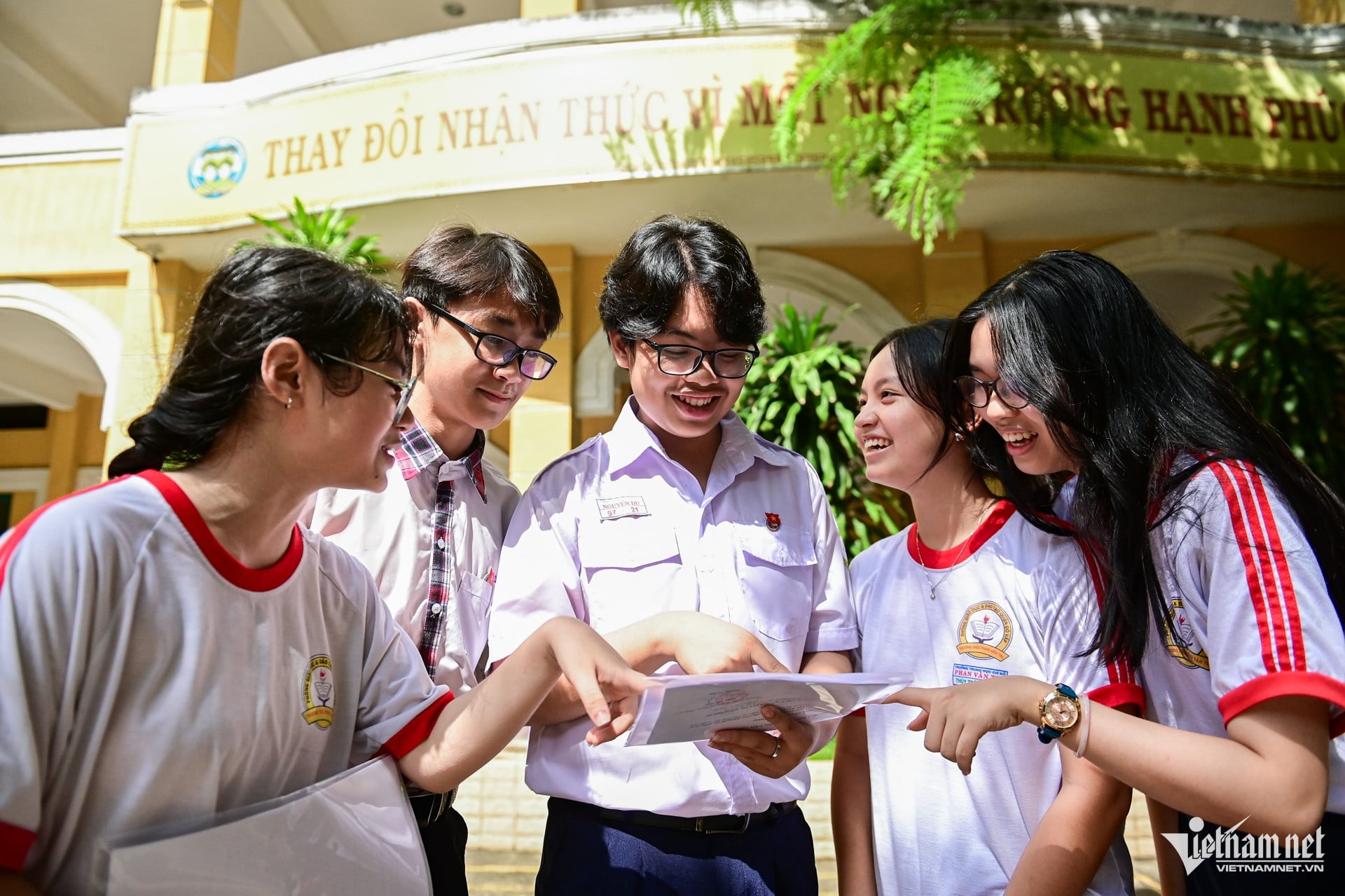 W-Thi 10 TPHCM Nguyen Hue_ 13.jpg