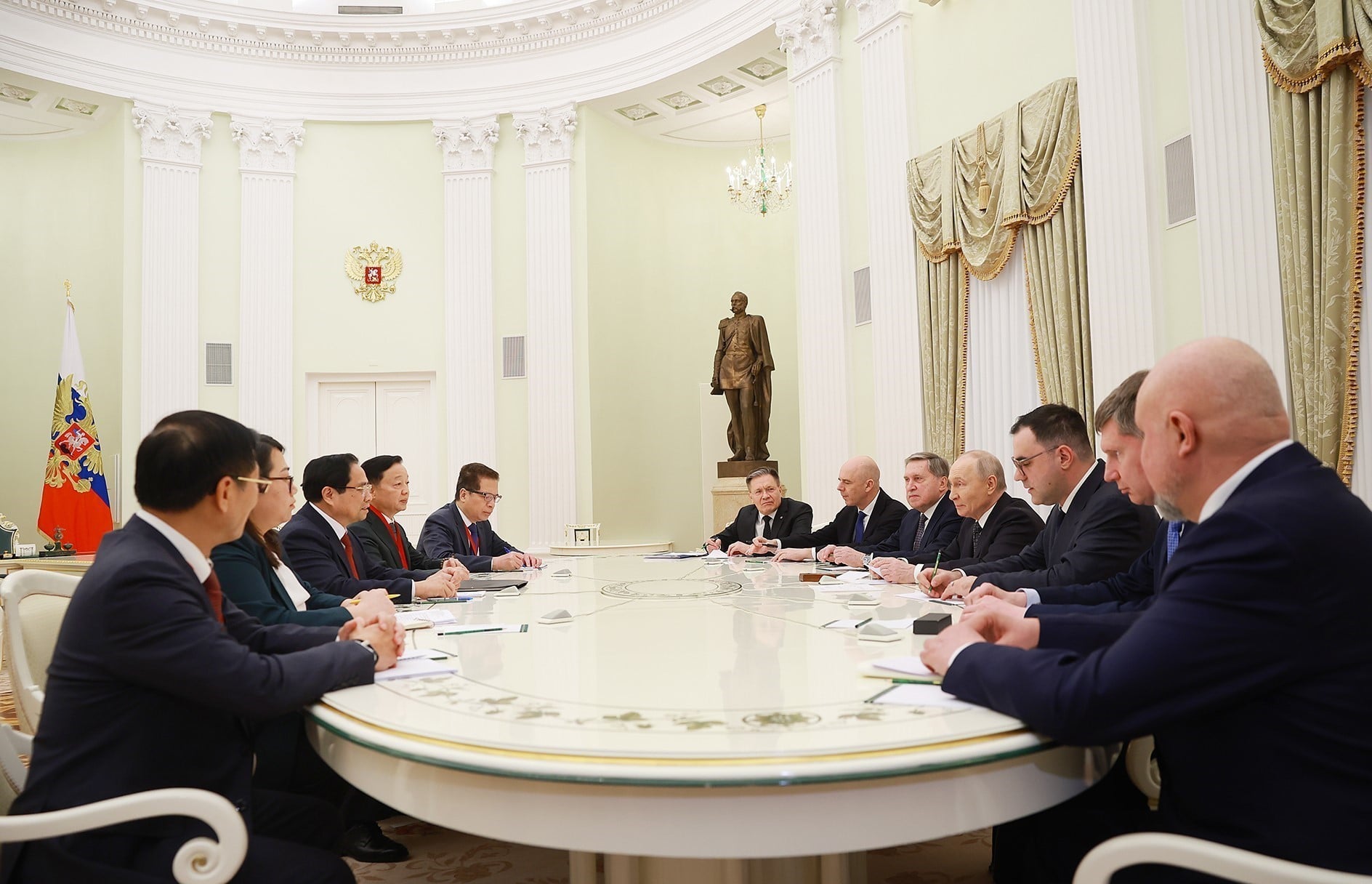 La Russia sta valutando la possibilità di concedere l'ingresso senza visto ai cittadini vietnamiti - Foto 2.