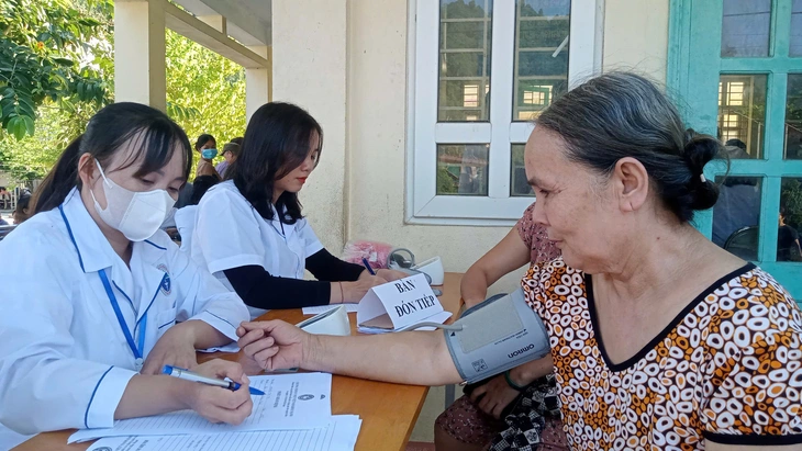 khám sức khỏe - Ảnh 1.