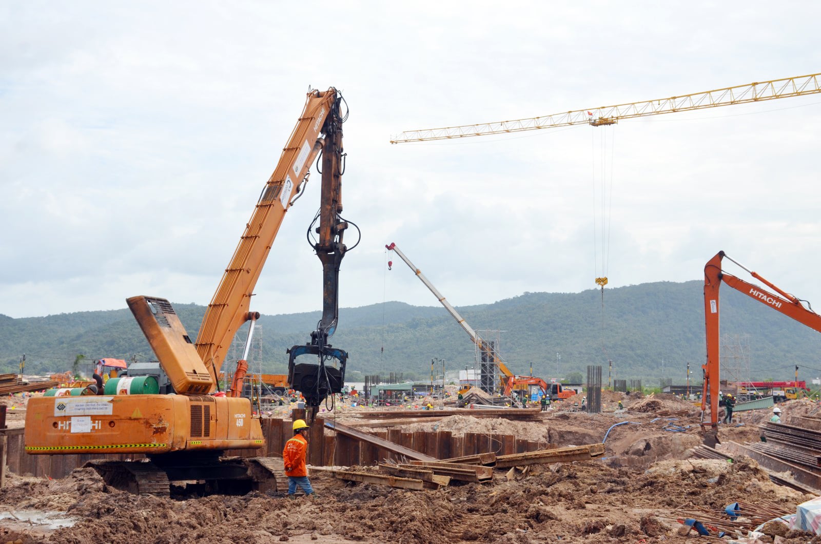 Valutazione dei terreni per il progetto di ampliamento dell'aeroporto internazionale di Phu Quoc.
