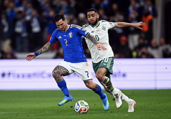 Play-off World Cup 2026: Ý thắng chật vật Bắc Ireland, mơ giành vé đến Bắc Mỹ - Ảnh 1.