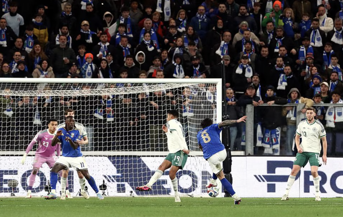 Play-off World Cup 2026: Ý thắng chật vật Bắc Ireland, mơ giành vé đến Bắc Mỹ - Ảnh 3.