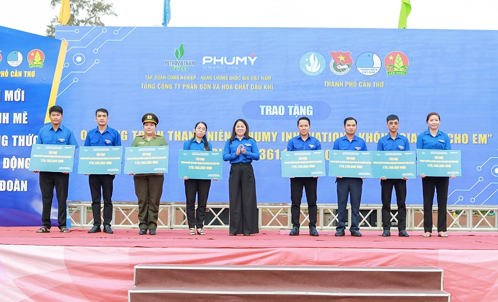 মার্চ এবং স্বেচ্ছাসেবামূলক কাজের চিহ্ন