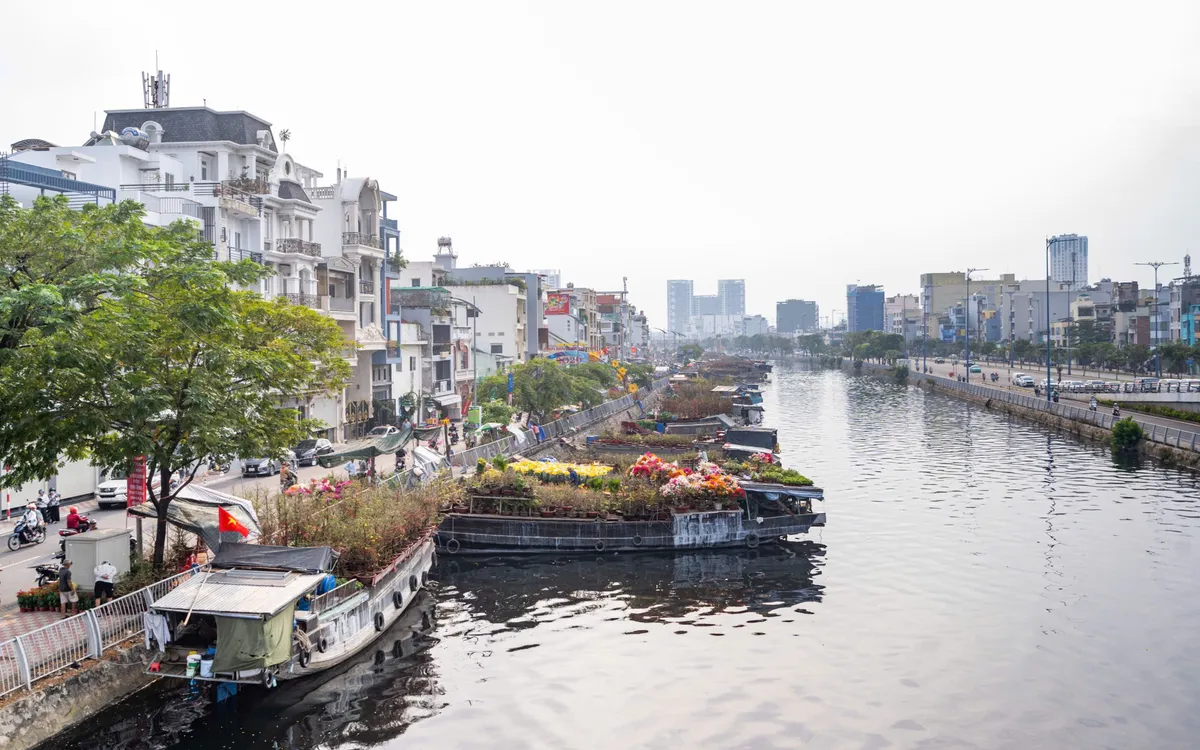 Bến Bình Đông ,TP Hồ Chí Minh lưu giữ ký ức một thời “trên bến dưới thuyền”.