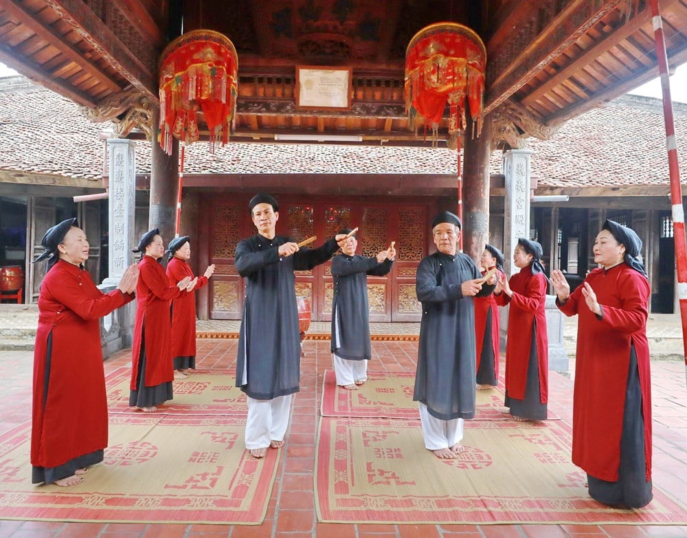 Xoan canta sotto il tetto di una casa comune di oltre 300 anni - foto 12