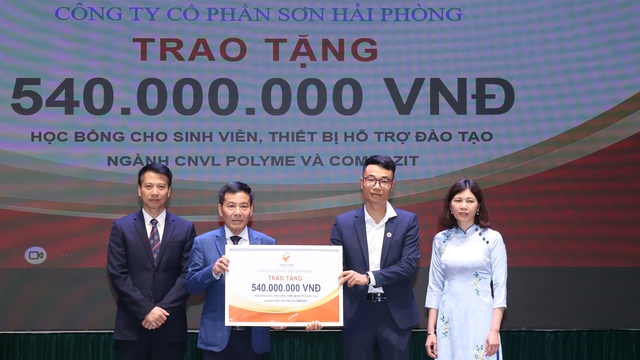 Ngành vật liệu 'khát' nhân lực: Cơ hội bứt phá từ 'vùng đáy' - Ảnh 1.