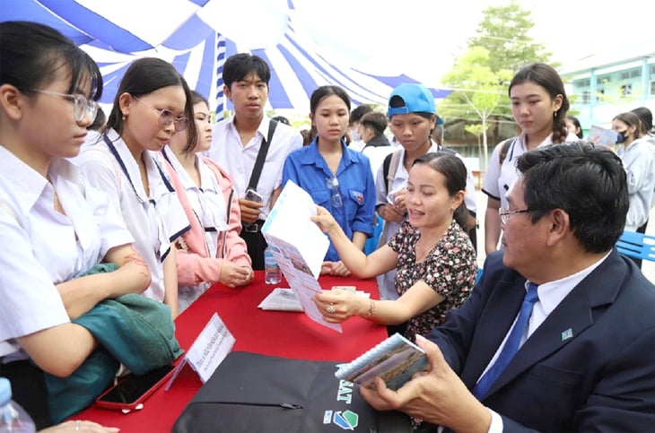 tư vấn tuyển sinh - Ảnh 1.